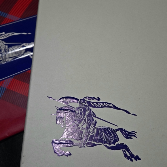 Burberry Cashmere Blend Tan and Black Checkered Winter Hat. Gorgeous. - Picture 4 of 6